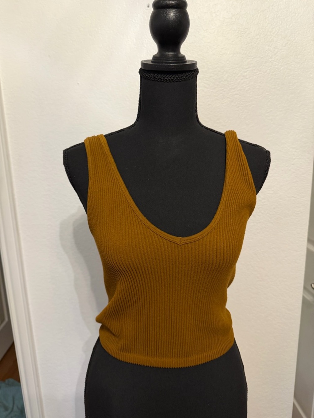 Forever 21 Ribbed V-Neck Tank Top in Mustard Brown